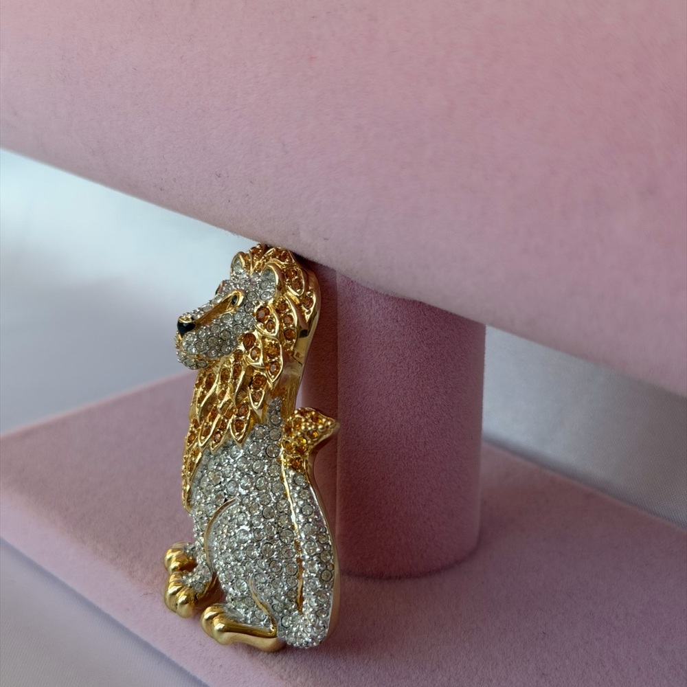 Exceptional SWAROVSKI Crystal Rare Lion Two Tone Gold Silver Pave´ Brooch - Picture 2 of 5